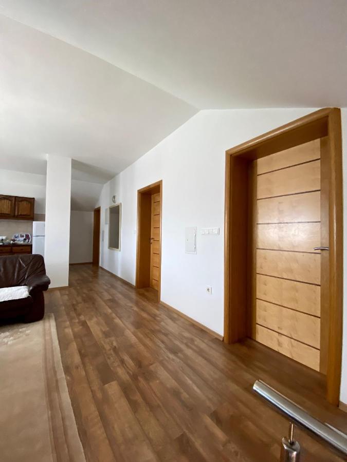 Big Apartment 3 Bedrooms Bihac Exterior photo
