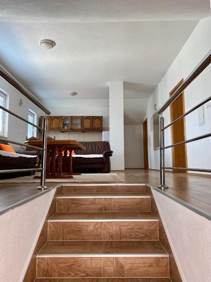 Big Apartment 3 Bedrooms Bihac Exterior photo